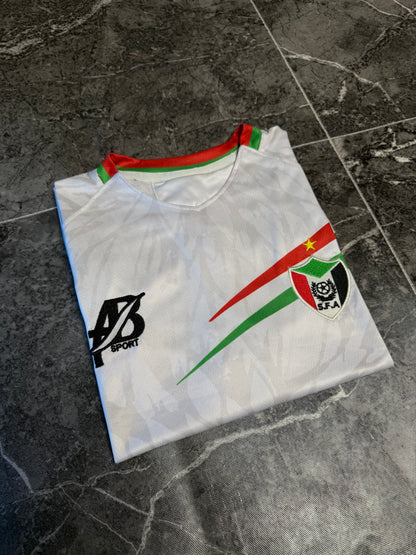 تيشرت منتخب السودان الأبيض الاحتياطي 2025-2026 - قميص صقور الجديان الجديد تصميم عصري